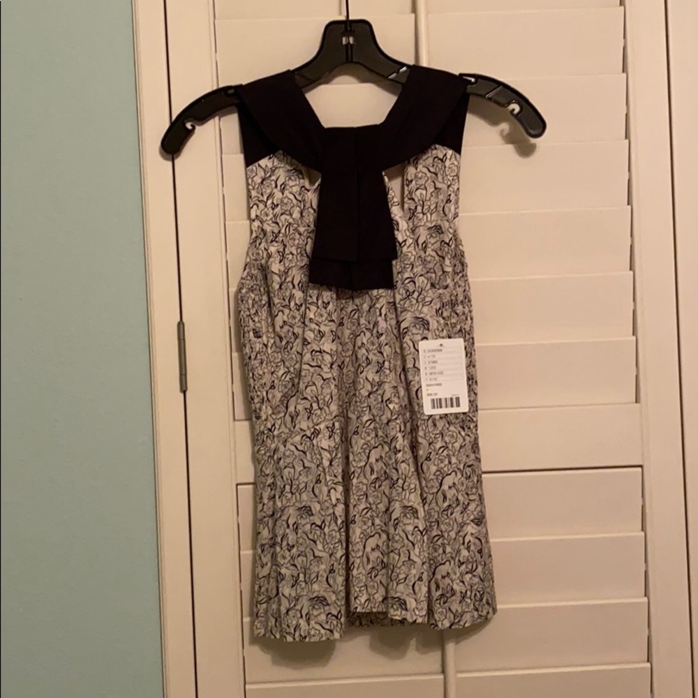 NWT Black and white floral printed top